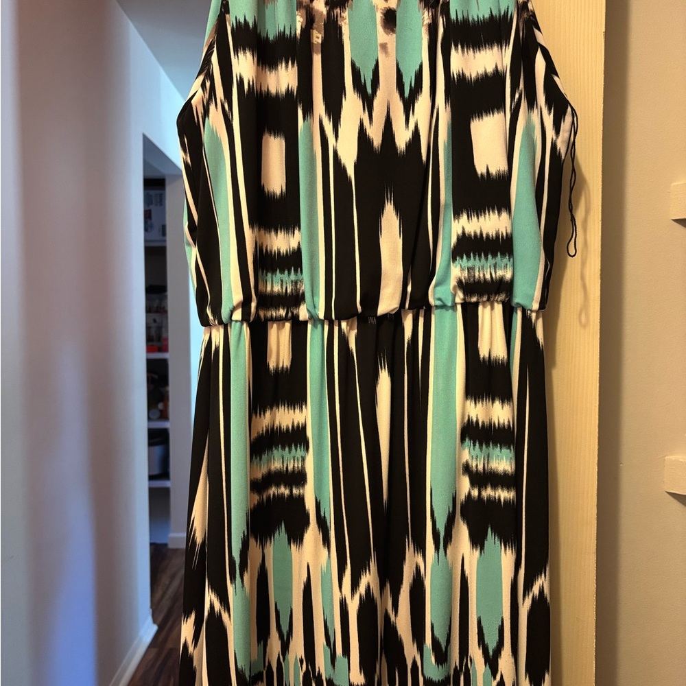 London Style Green and Black Cold Shoulder Sundress
